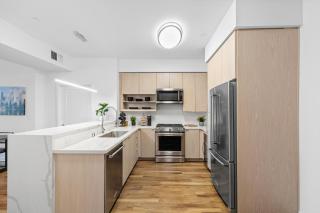 Beverly Grove Chic City Oasis 2 BR Apt with Den 138 - Los Angeles - 8