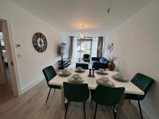 C3757, Spacious 3 bedroom flat in Wembley - 5