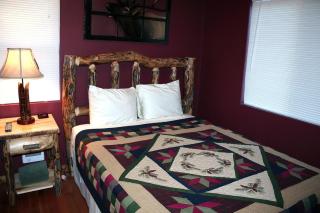 Triple R Cottages- 6 cabin - 5