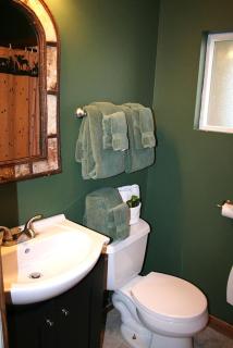 Triple R Cottages- 6 cabin - 4