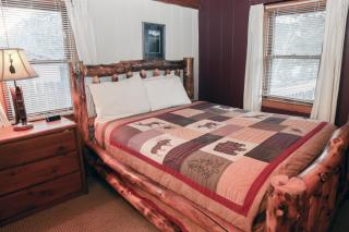 Lazy R Cottages- 3 cabin - 5
