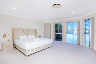 KozyGuru Waterfront, with Private jetty QMW019 - Gold Coast - 2