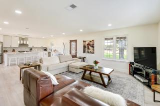 Remodeled Farmhouse on 18 Acres 8 Mi to Elgin! - 8