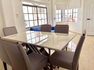 Beautiful 2 bedroom, pool, beach - 3