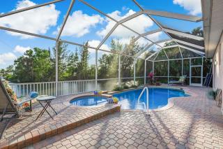 Villa Key Largo - Heated Pool & Spa, Private Beach, with Bicycles - Roelens Vacations - Cape Coral - 7