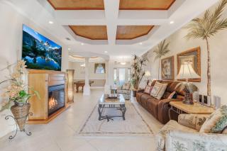 Villa Key Largo - Heated Pool & Spa, Private Beach, with Bicycles - Roelens Vacations - Cape Coral - 4