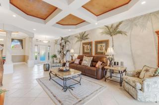 Villa Key Largo - Heated Pool & Spa, Private Beach, with Bicycles - Roelens Vacations - Cape Coral - 3