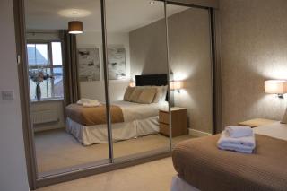 Haven - Spacious Luxury Home perfect for families, couples and contractors! 5mins to Xscape and Junction 32! - 8