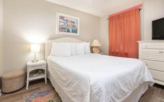 Tradewinds 706 condo - 2