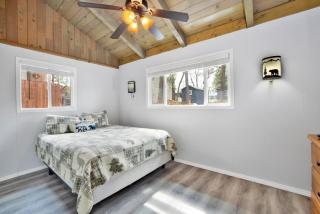 Storyville Hot Tub- Arcade- Walk To Marina Cabin - 2