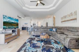 Custom Heated Pool, Kayaks, Bikes, & Spectacular Views - Villa Lakeside Oasis - Roelens Vacations - Cape Coral - 1
