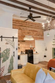 Historic Garden Studio, Steps from Pulaski Square - 7