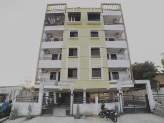 Hotel O Club Metro - Dhantoli - 8