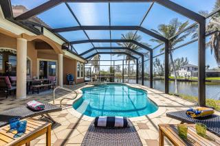 Heated Pool and Spa, Sleeps 16! - Villa Mangrove - Cape Coral - 9