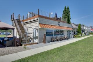 Lakefront Home with Rooftop Deck, Grill, Games! - Hebron - 7