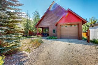 Cozy Cabin Retreat - 8