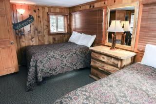 Lazy R Cottages- 6 cabin - 2