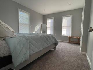 completely remodeled 4 bedrooms 2.5 baths - 6