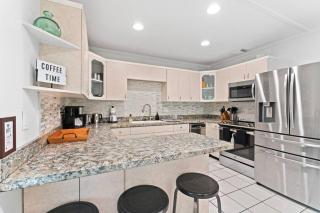 Shawnee Shack! POOL - 4 Bedroom 1 MILE from BEACH! Heated Pool! - Bay Pines - 7