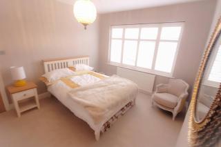 Home in Streatham - Streatham Vale - 0