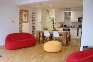 Home in Streatham - Streatham Vale - 3