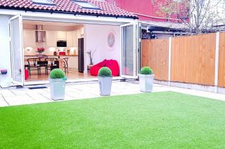 Home in Streatham - Streatham Vale - 1