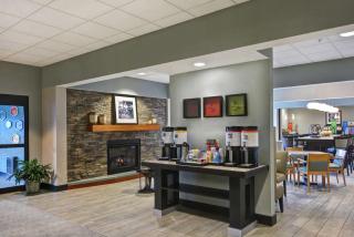 Hampton Inn Lewisburg - 2