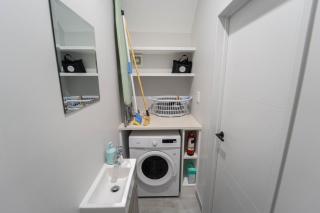 Modern Sunnyhills Town House - 9