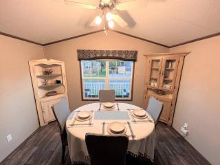 Resort near wineries, river, trails! Large Pool! - 7