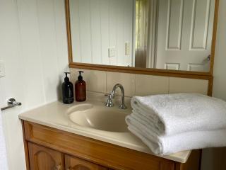 Sandpiper - charming beach villa - Port Fairy - 1