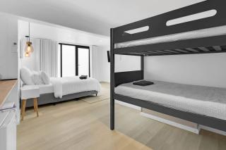 The Family Beachside Escape by Ready Set Stay - HOUSE & GUEST HOUSE - Rosebud - 2