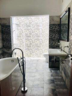 White Villa 19A Homestay - 6