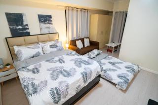 A2J Luxury 2BR BGC Suite Near SM Aura, Market2x - Manila - 1