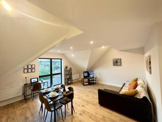 Chic and Airy Apartment - Royal Tunbridge Wells - 0