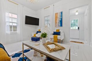 Coco's Cozy Cabana - Hot Tub Walk to Downtown - St. Augustine - 1