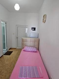 Wave n' Sea Apartments - 7