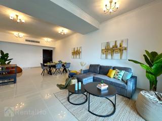 Luxury Stop w/ BoHo Design & Sea View in Marina - 3