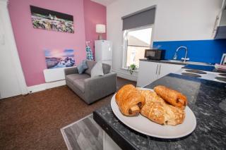 Versatile Cozy & Spacious Comfort Hull Apartments - Hull - 4
