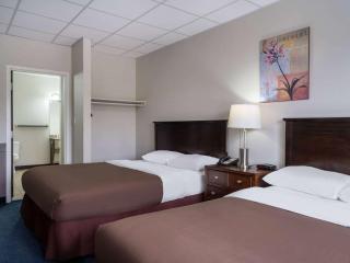 Travelodge by Wyndham Wetaskiwin - 1