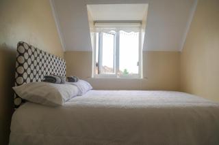 Luxe Cosy&Spacious 2 Bed House - Super Fast Wi-Fi & Private Parking Near GLO Airport & Cheltenham Racecourse - 3