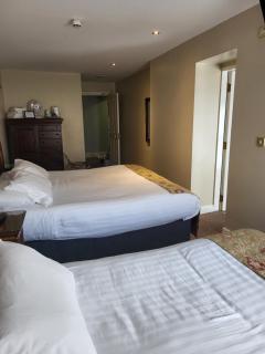 JBs Bar & Guest Accommodation - Kilkenny - 5