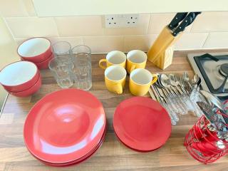 2-bed Flat - Wallington - 6min walk to station - Carshalton - 9