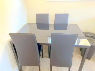2-bed Flat - Wallington - 6min walk to station - Carshalton - 3