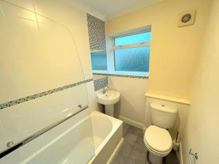 2-bed Flat - Wallington - 6min walk to station - Carshalton - 1