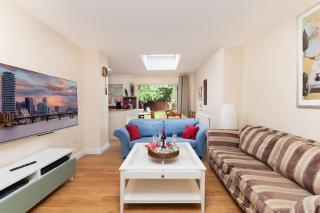 Lovely 3 bedroom apartment with garden + parking - London - 0