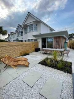Hathaway Beach House - Southbourne - 9
