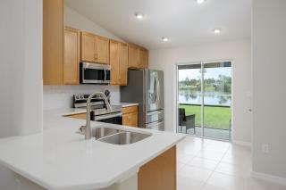 Sea Breeze Lake Villa B - Palm Coast - 4