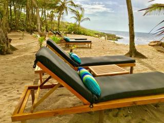 Turtle Beach Sanctuary, Utila - 2