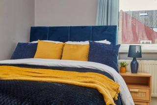 Stylish Comfortable Home With Parking - Redcar - 1