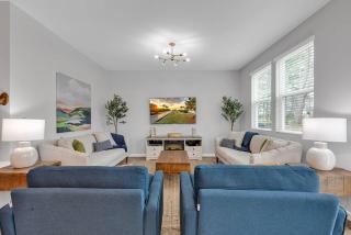 Fall 4BR Getaway: Premier Golf, Shopping, Beach! - 6